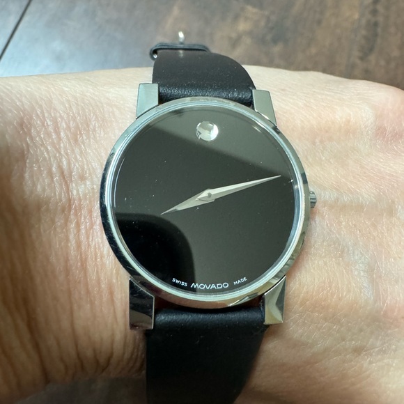 Men’s Movado Classic Museum Watch - Picture 2 of 5